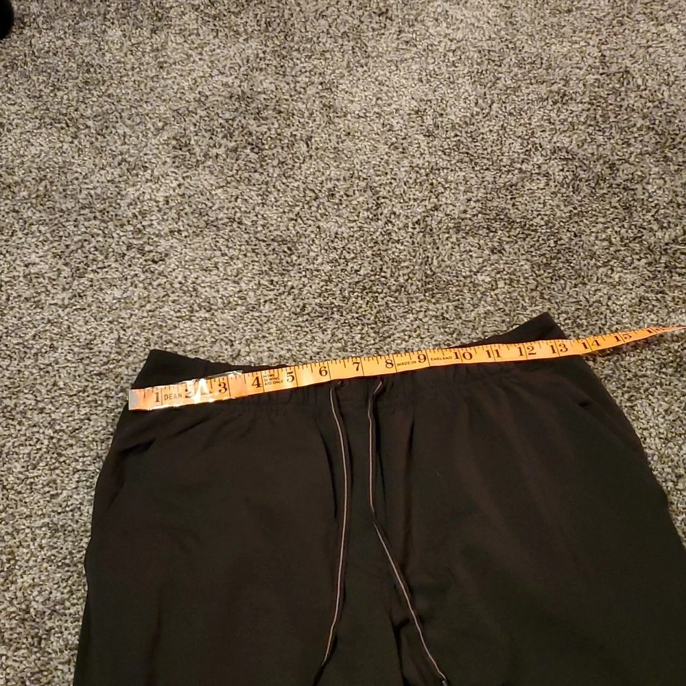#226 Lululemon joggers b168